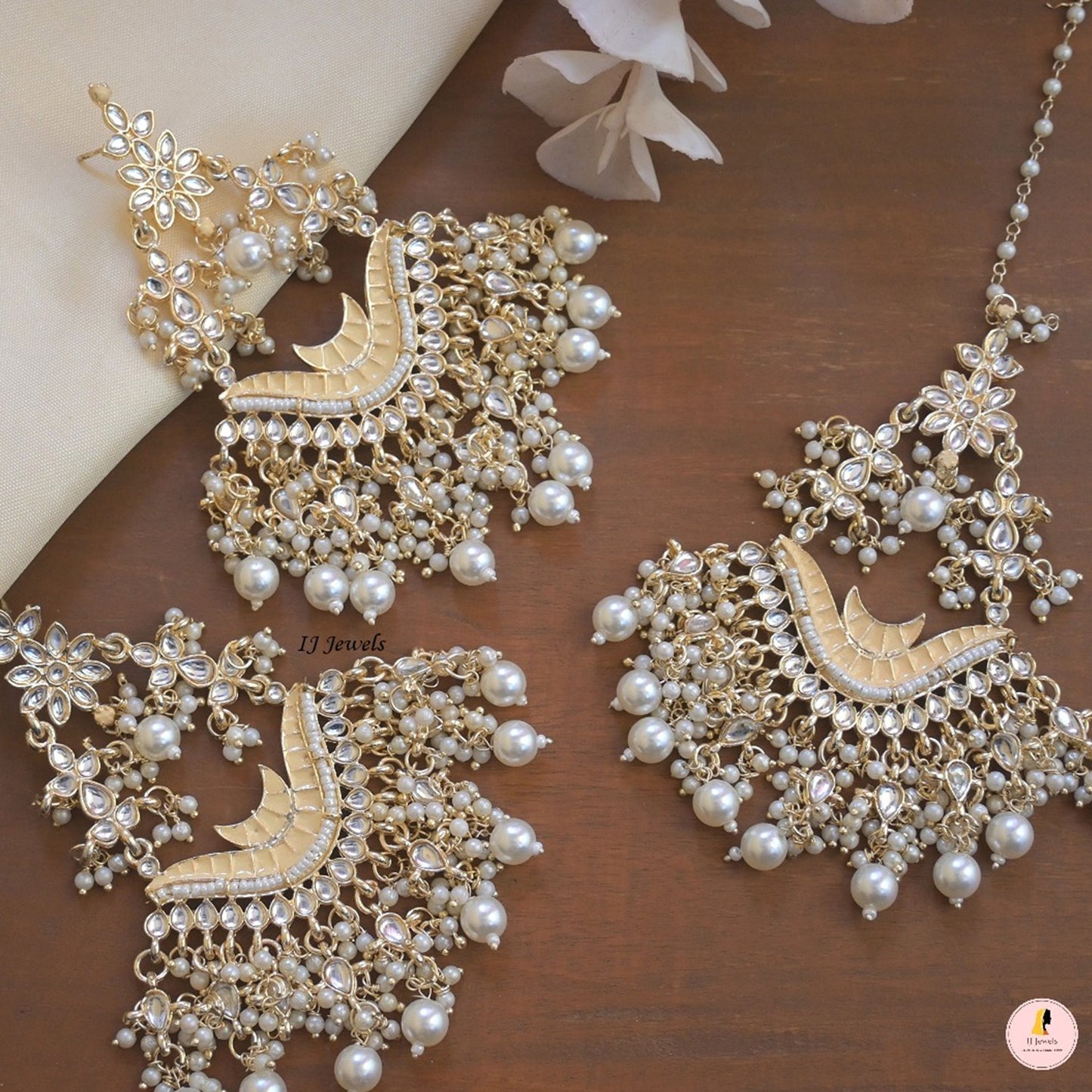 Passa Style Chaandbali Earrings Tikka