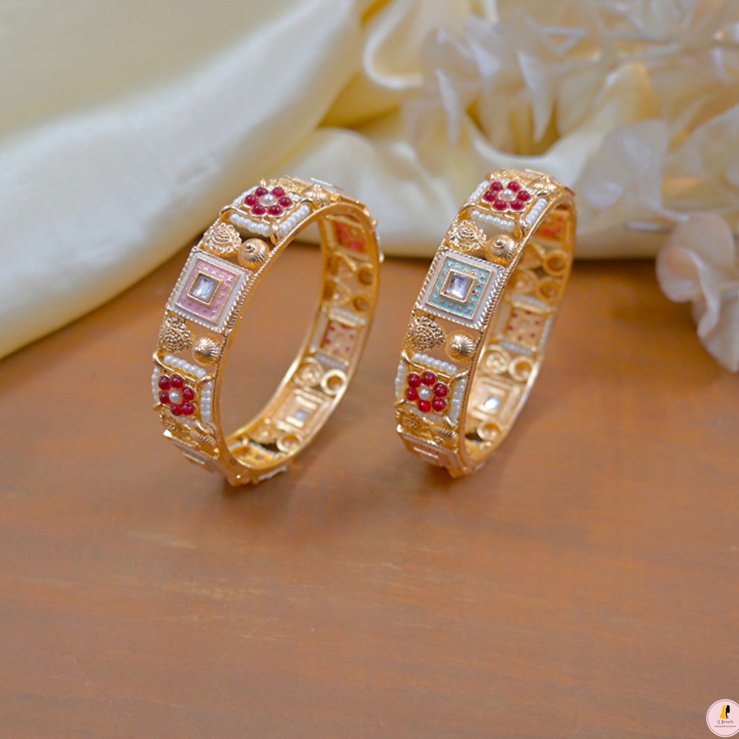 Set of 2 Traditional Rajwadi Bangles