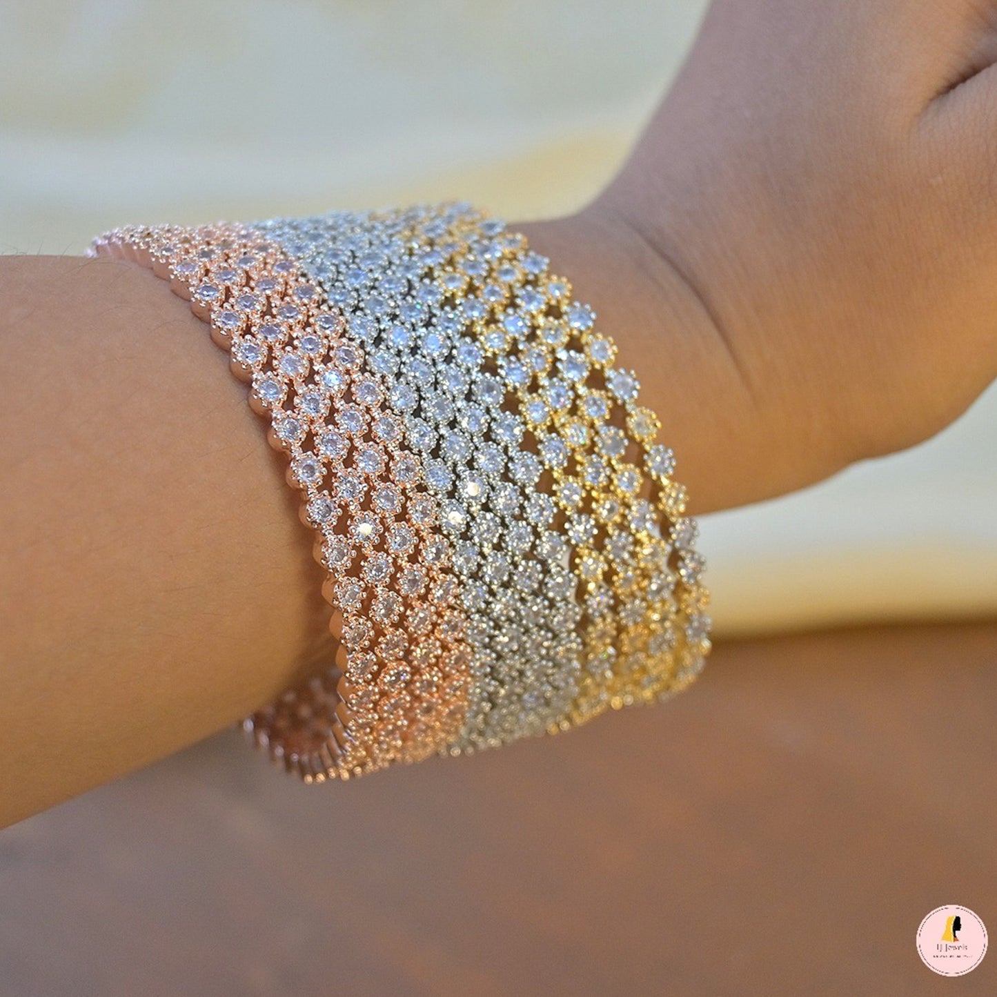Shoma Premium Set of 4 AD Bangles