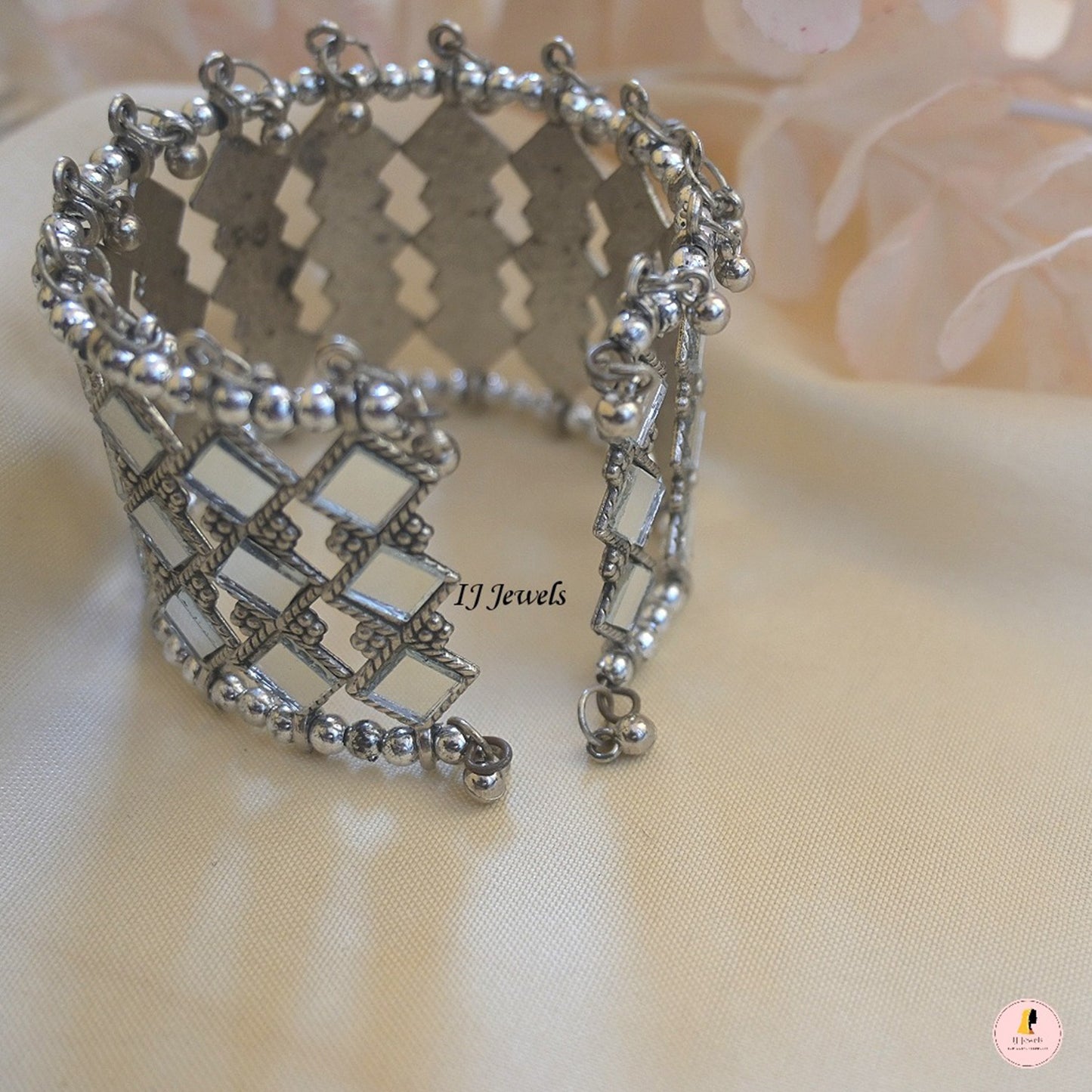 Adjustable Mirror Kada