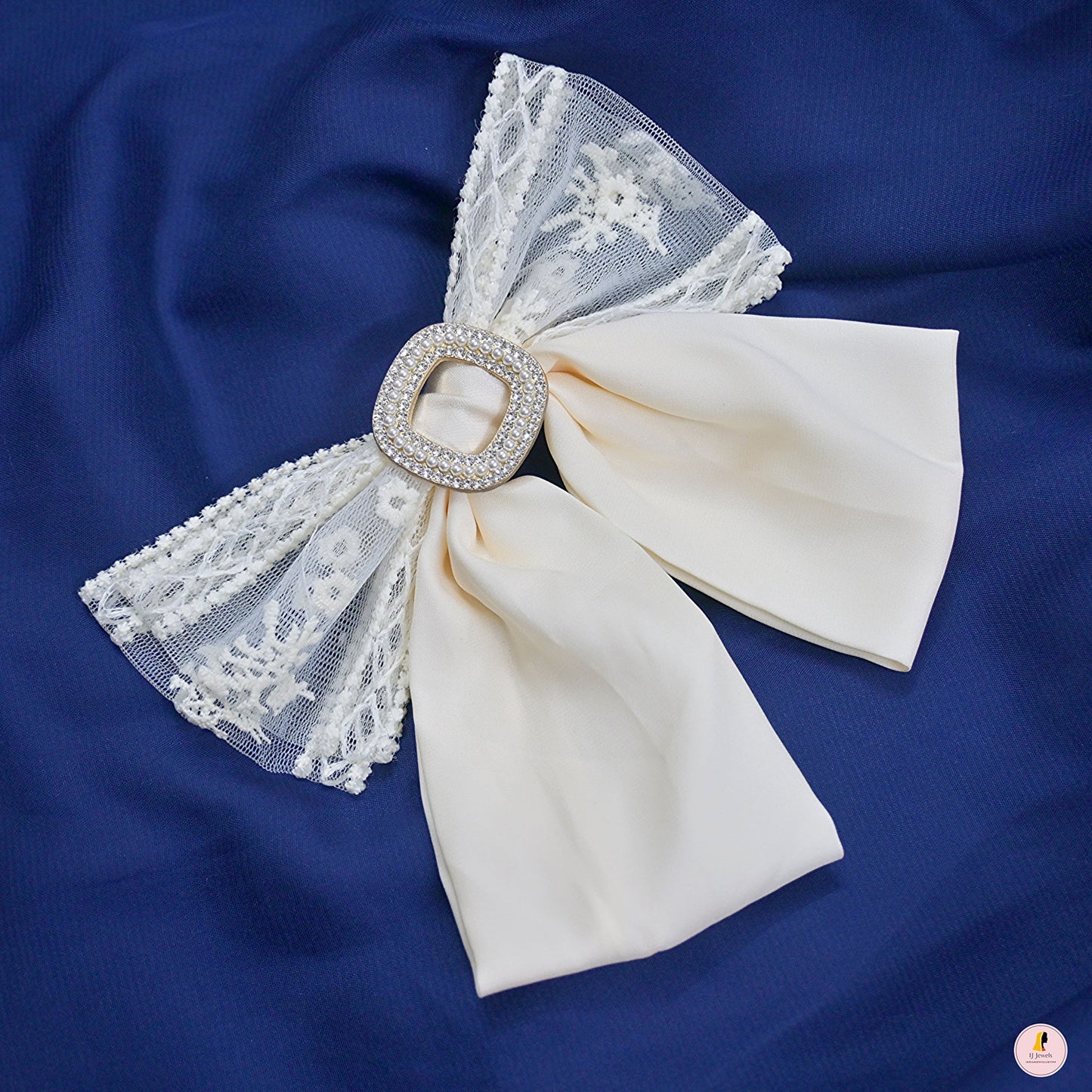 Luxe Lacy Off White Bow