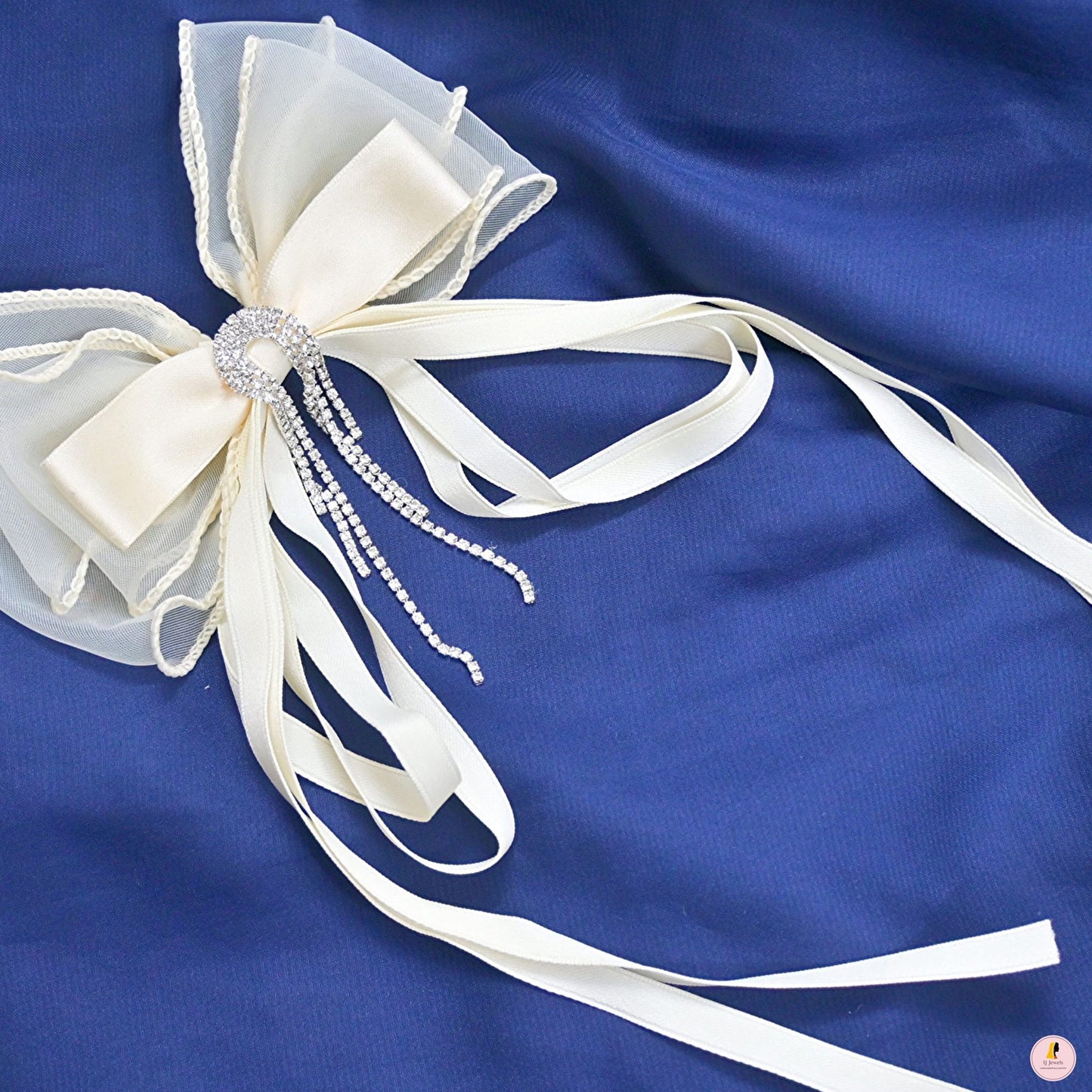 Luxe Stylish Bow