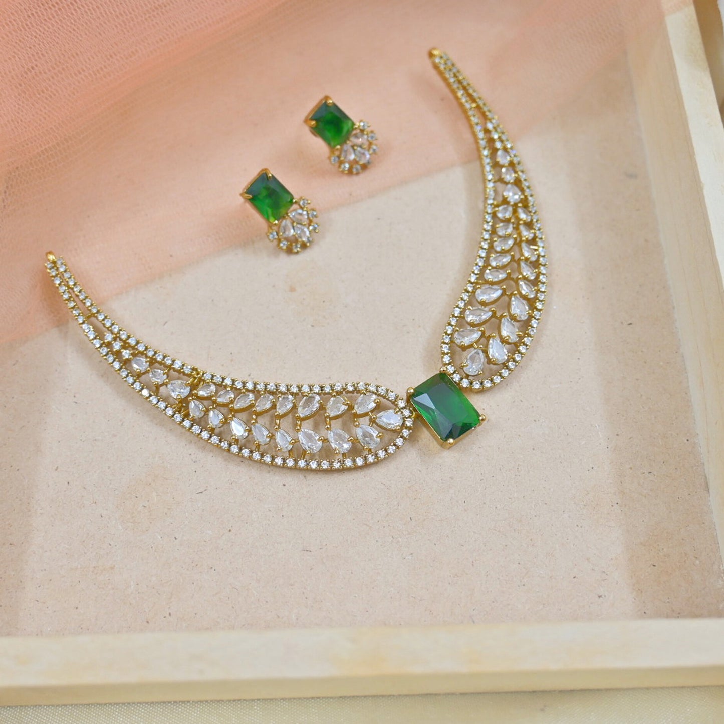 Vanya Antique AD Collar Neckpiece Set - Green