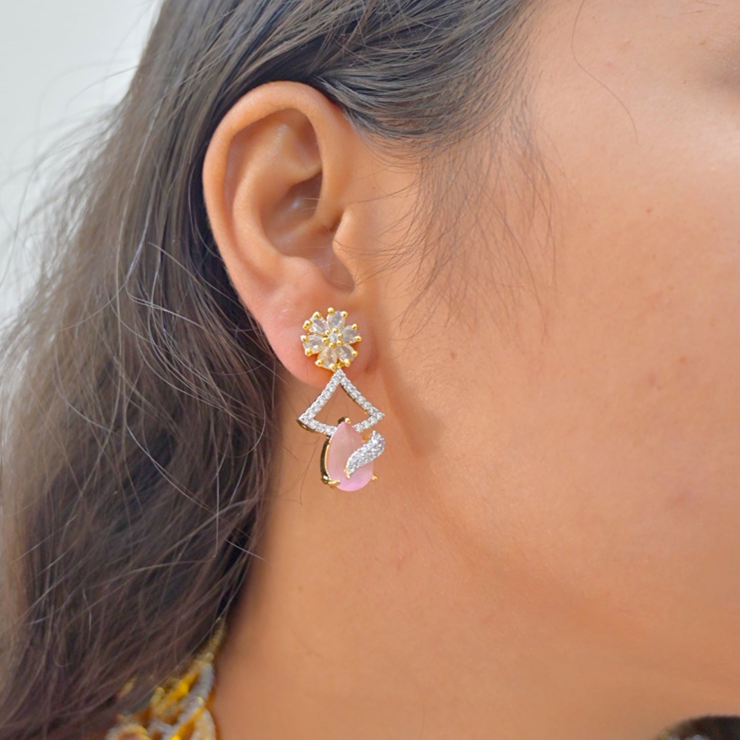 Avantika Dual Tone Dainty Diamond Set