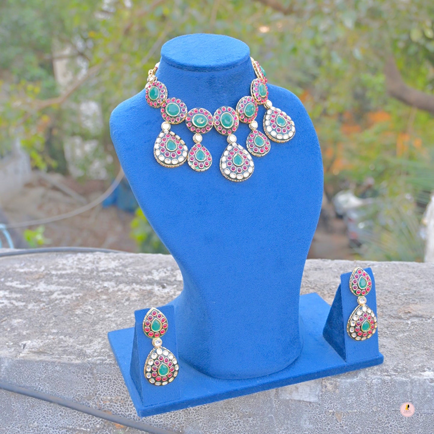 Pavni Polki Kundan Semi Bridal Jewellery Set
