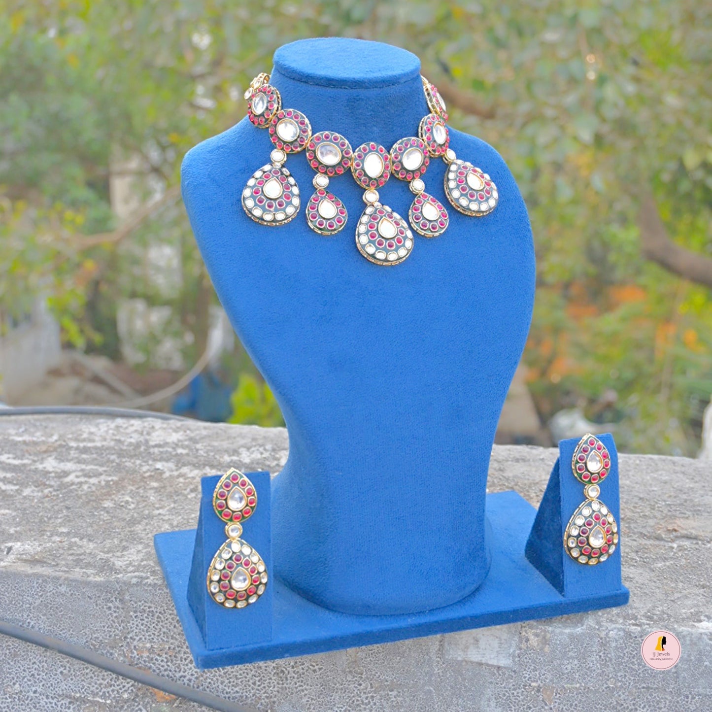 Pavni Polki Kundan Semi Bridal Jewellery Set