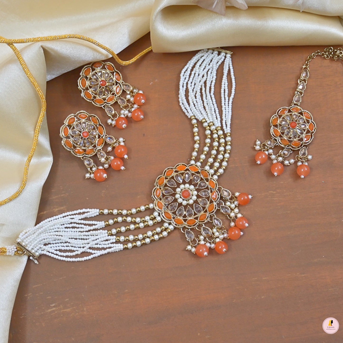 Aditi Reverse AD Pearl Choker Set