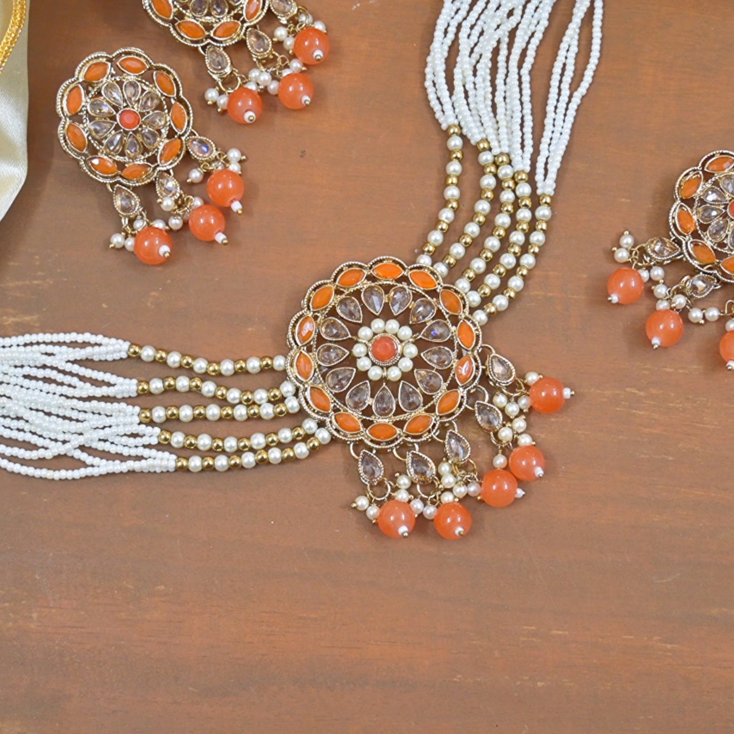 Aditi Reverse AD Pearl Choker Set