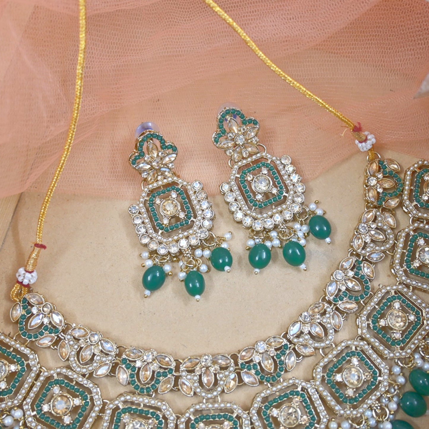 Suhani Pakistani Style Jewellery Set