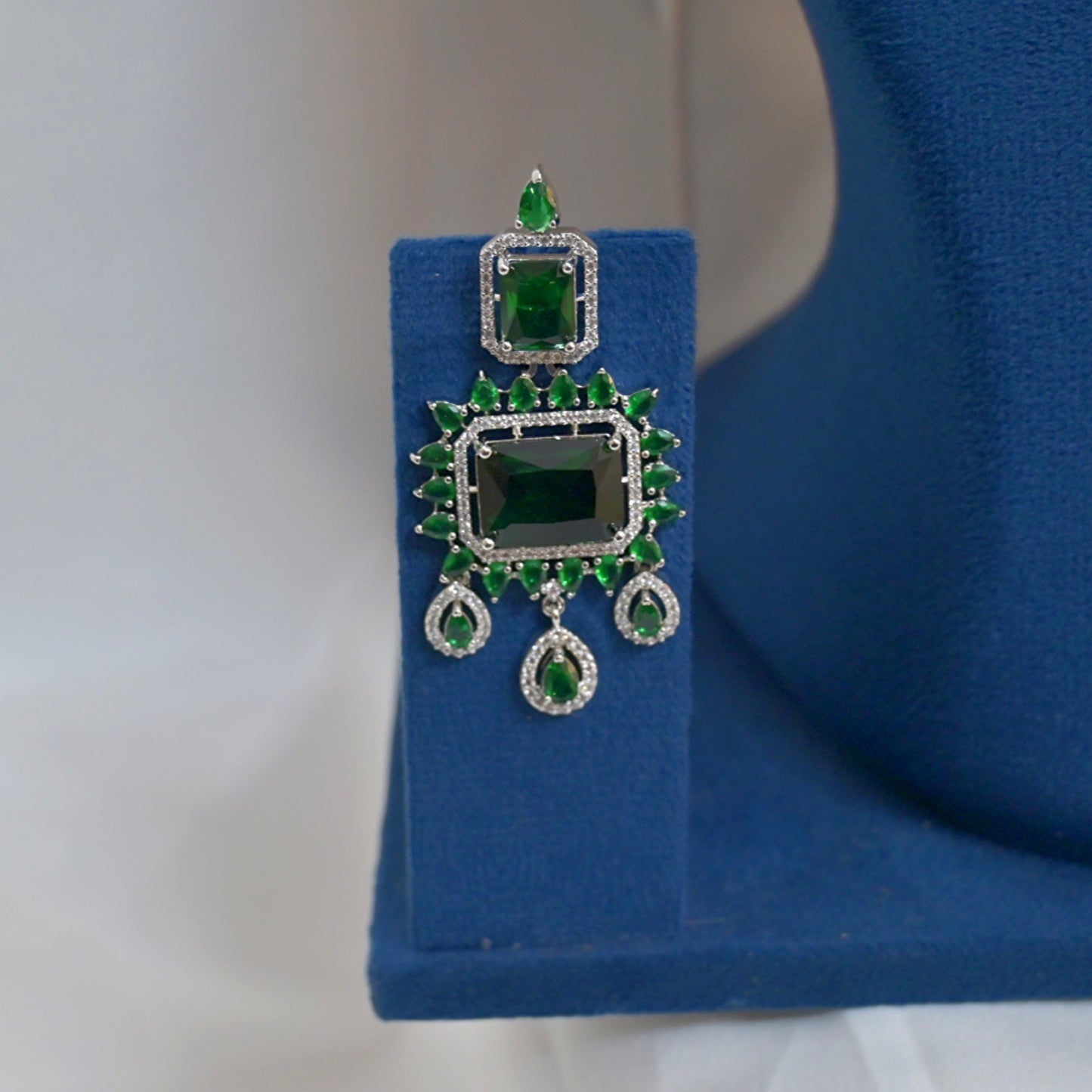 Aarvi AD Stylish Jewellery Set