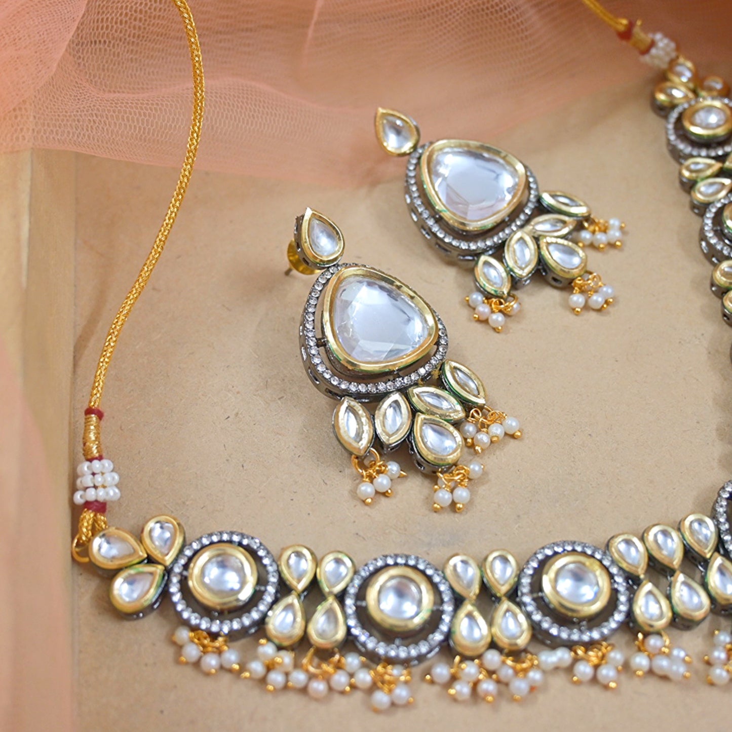 Aashvi Black Metal Kundan Jewellery Set
