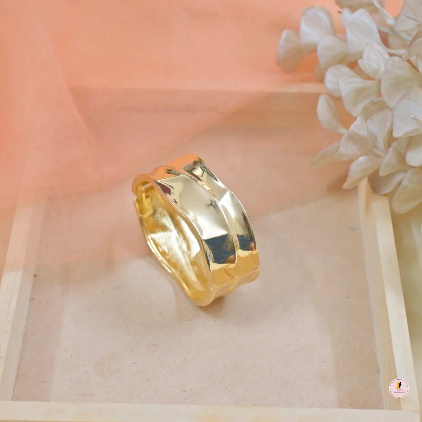 Chunky Golden Metallic Openable - 1