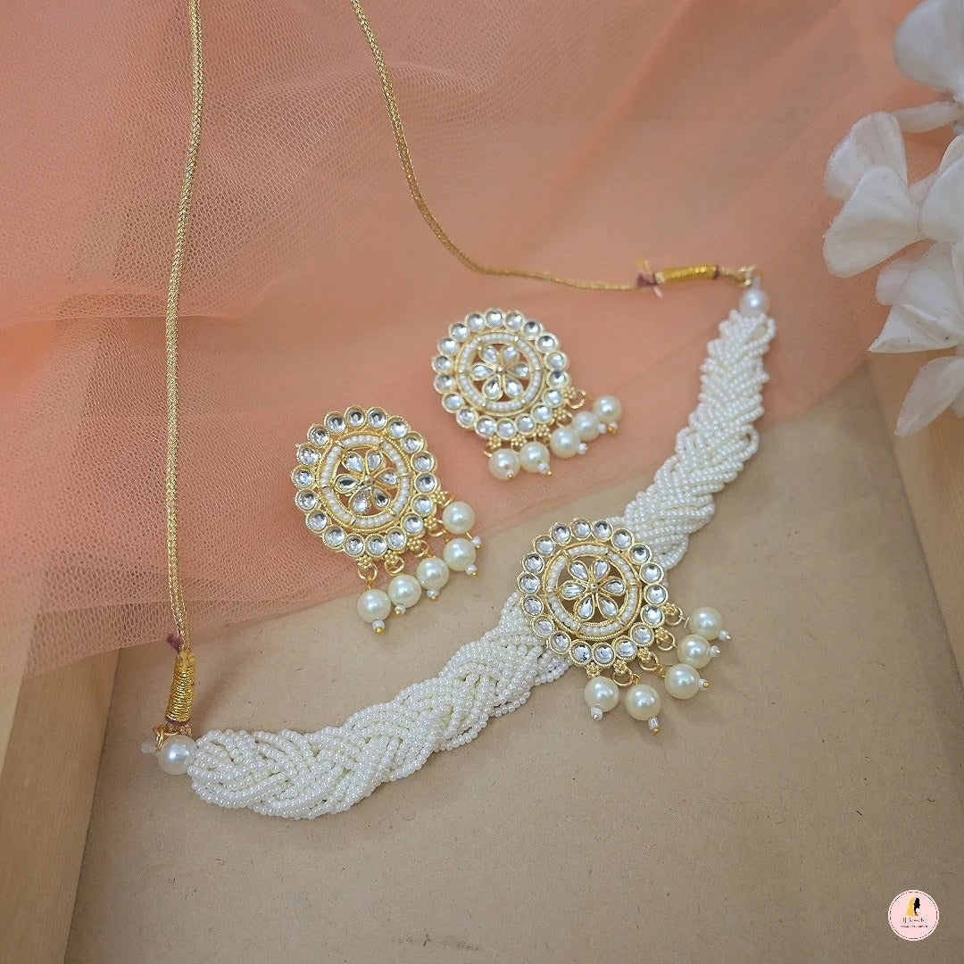 Sayli Pearl Choker