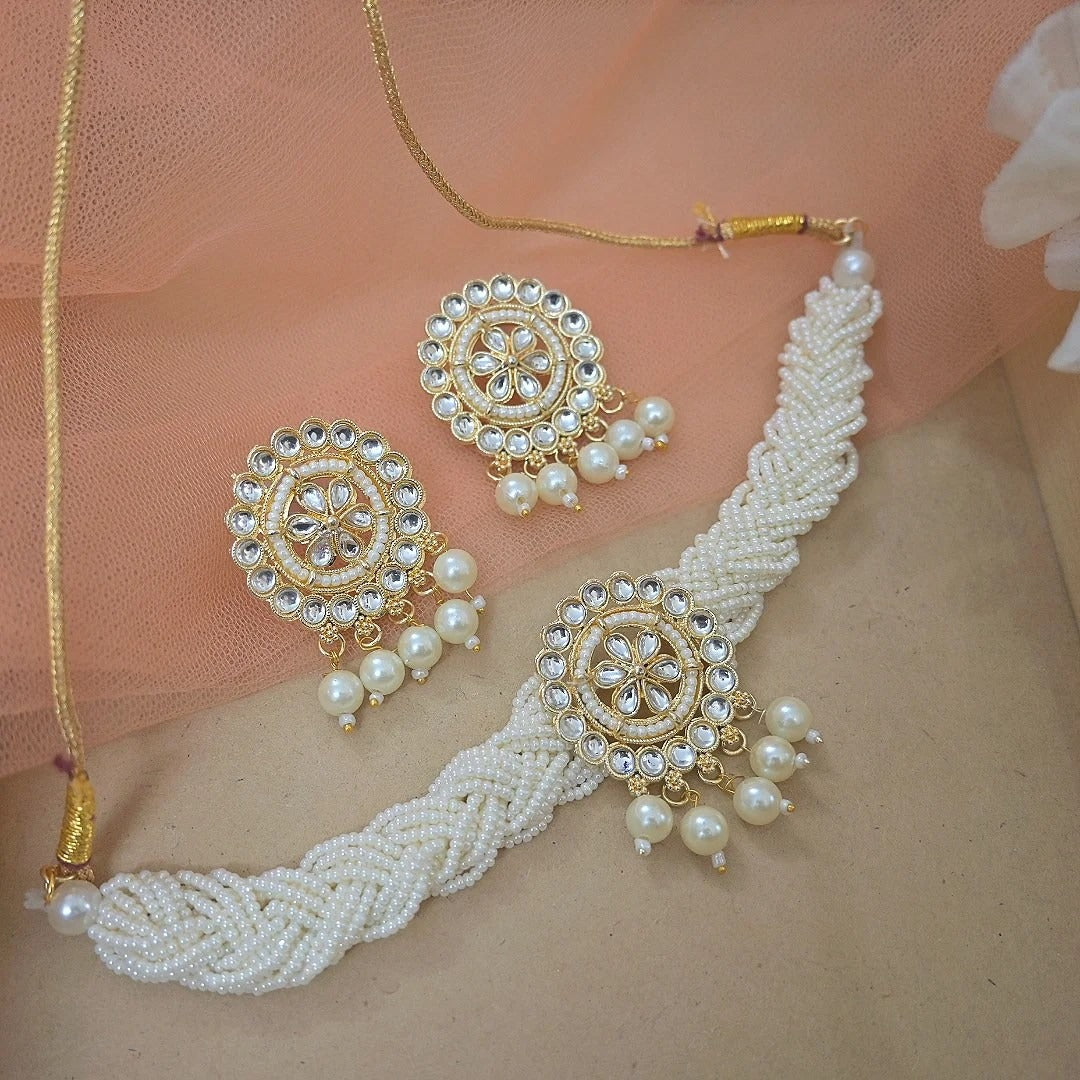 Sayli Pearl Choker