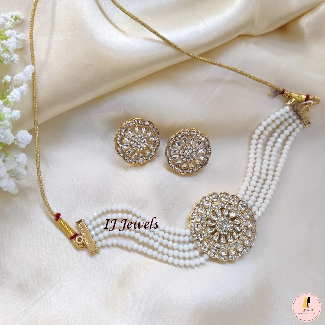 Kritika Choker With Stud Earrings