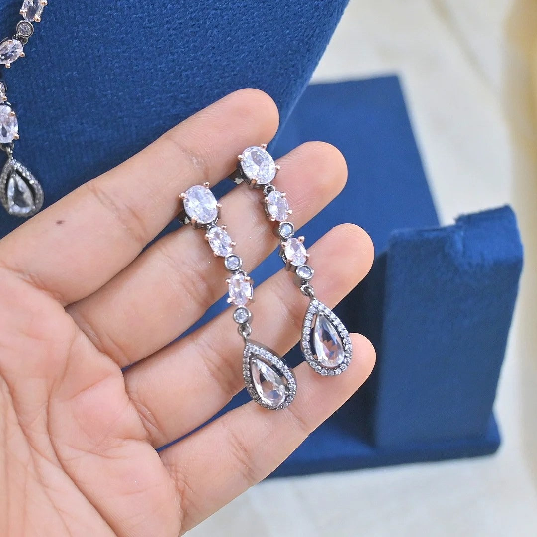 Jaini AD Victorian Pendant Set