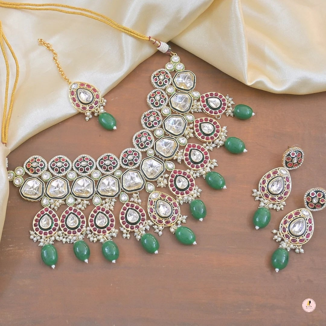 Aadhya Stylish Semi Bridal Kundan Jewellery Set