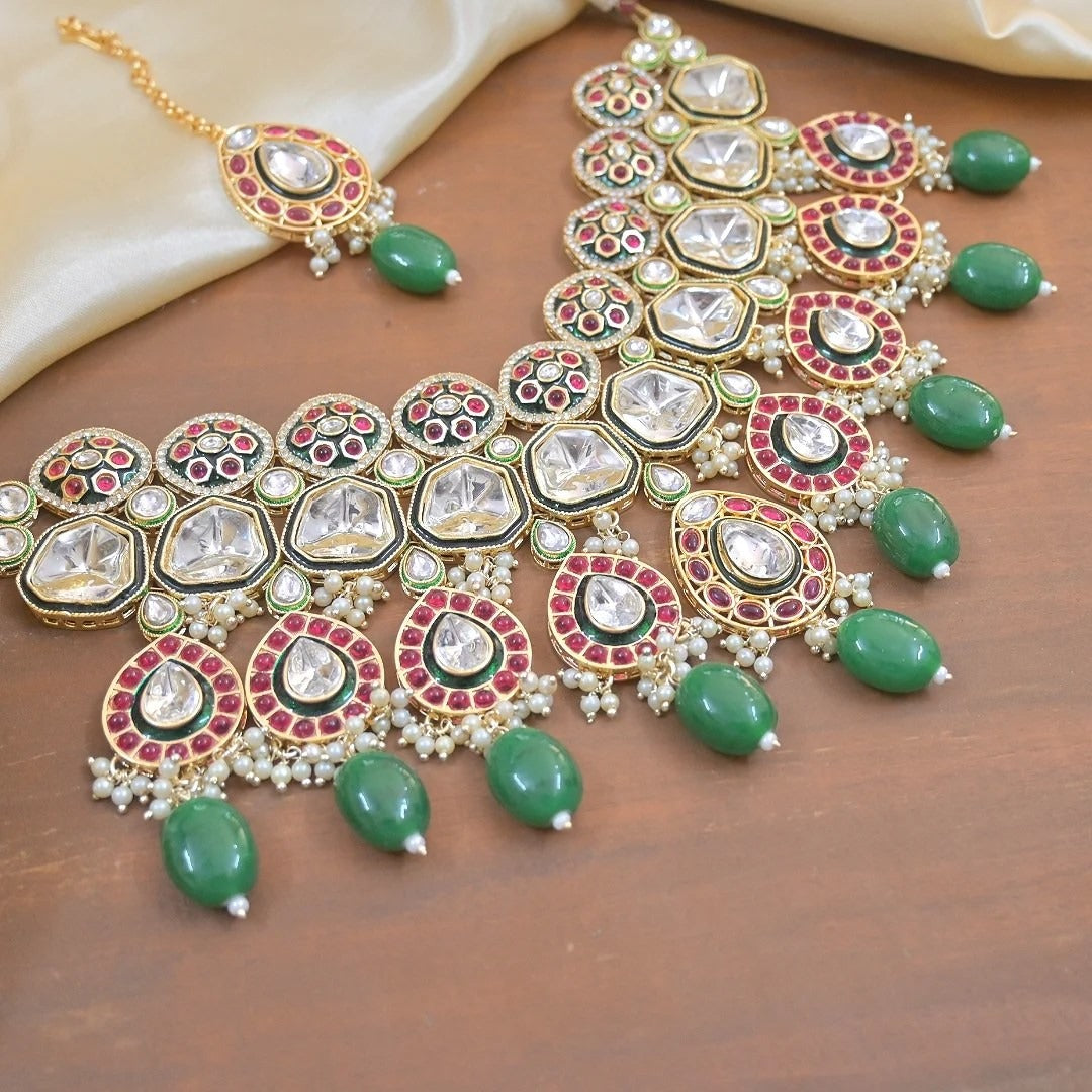 Aadhya Stylish Semi Bridal Kundan Jewellery Set
