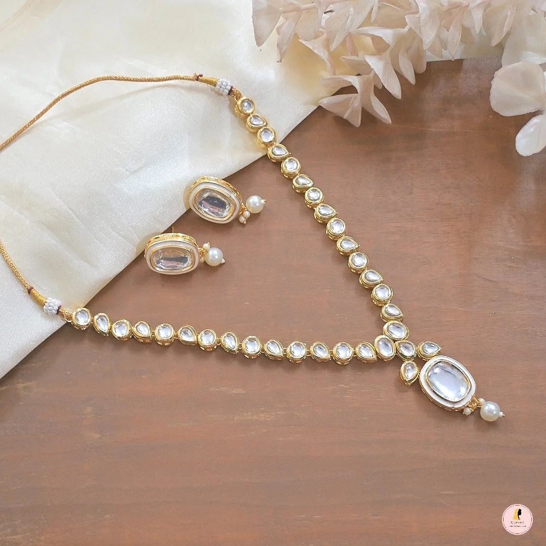Ziva Kundan Pendant Set