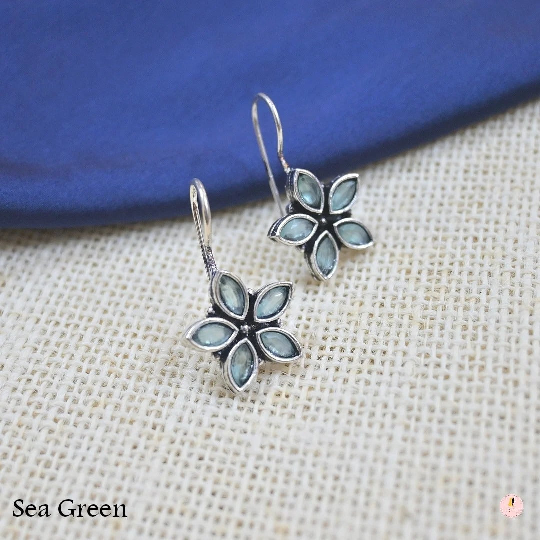 Uinque Minimal Office Wear Earrings