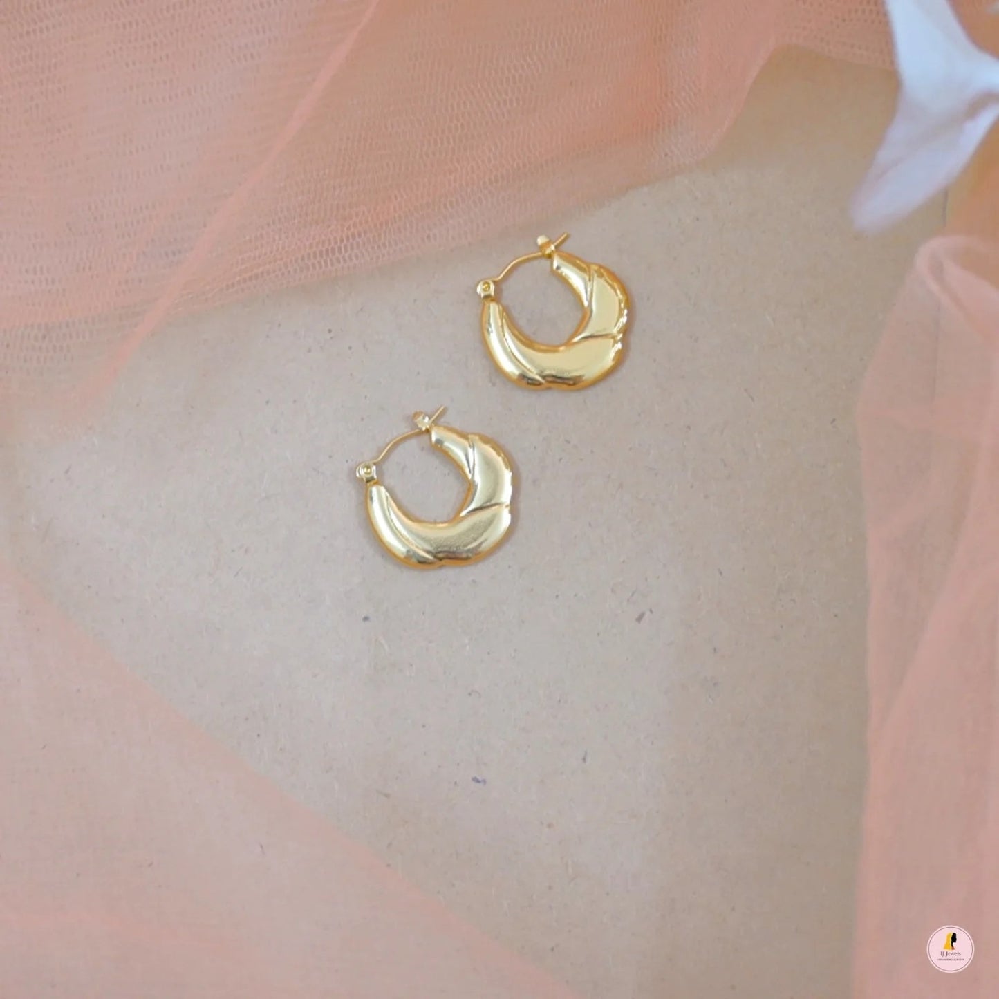 Everyday Chic 18K Gold Earrings -1