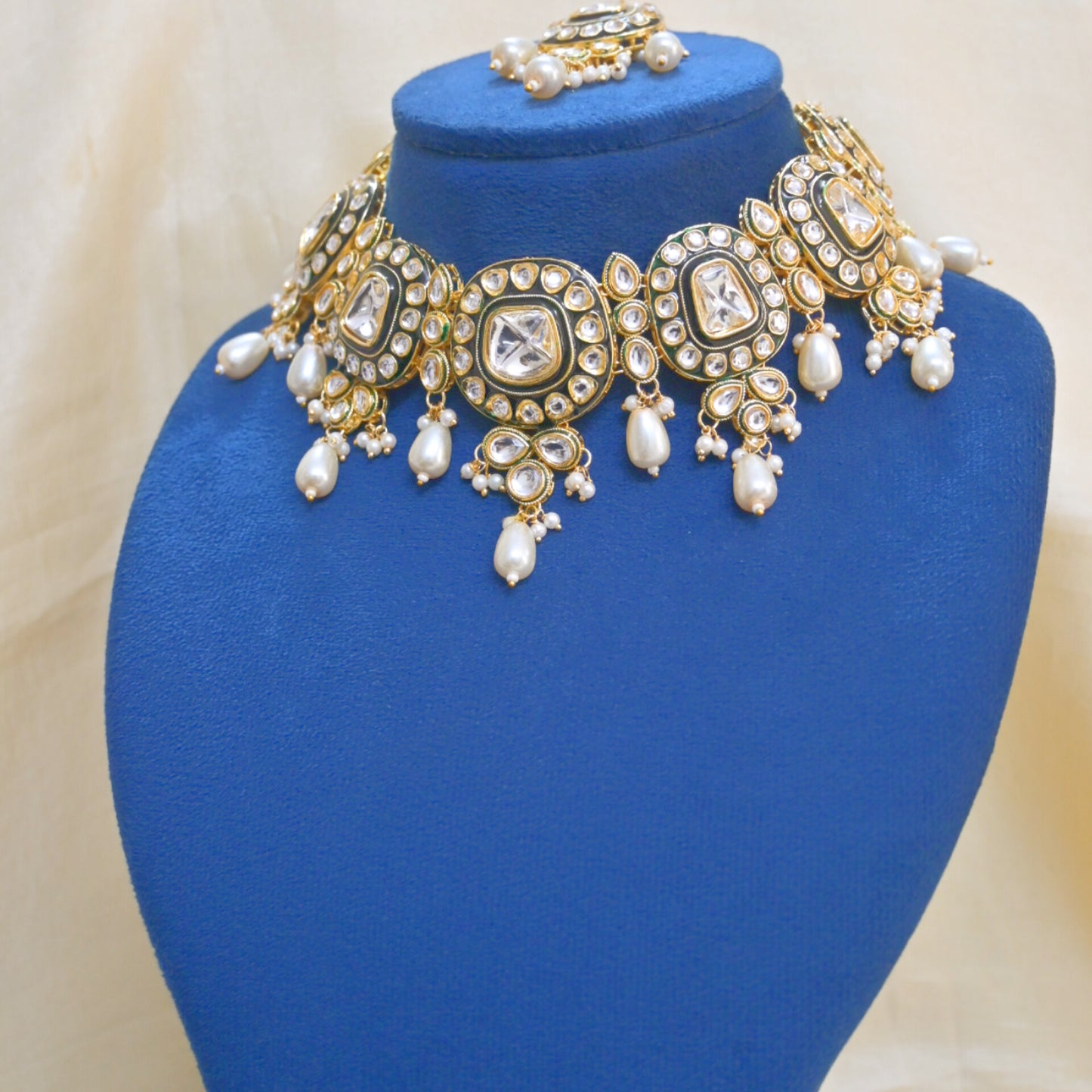 Yashvi Kundan Neckpiece