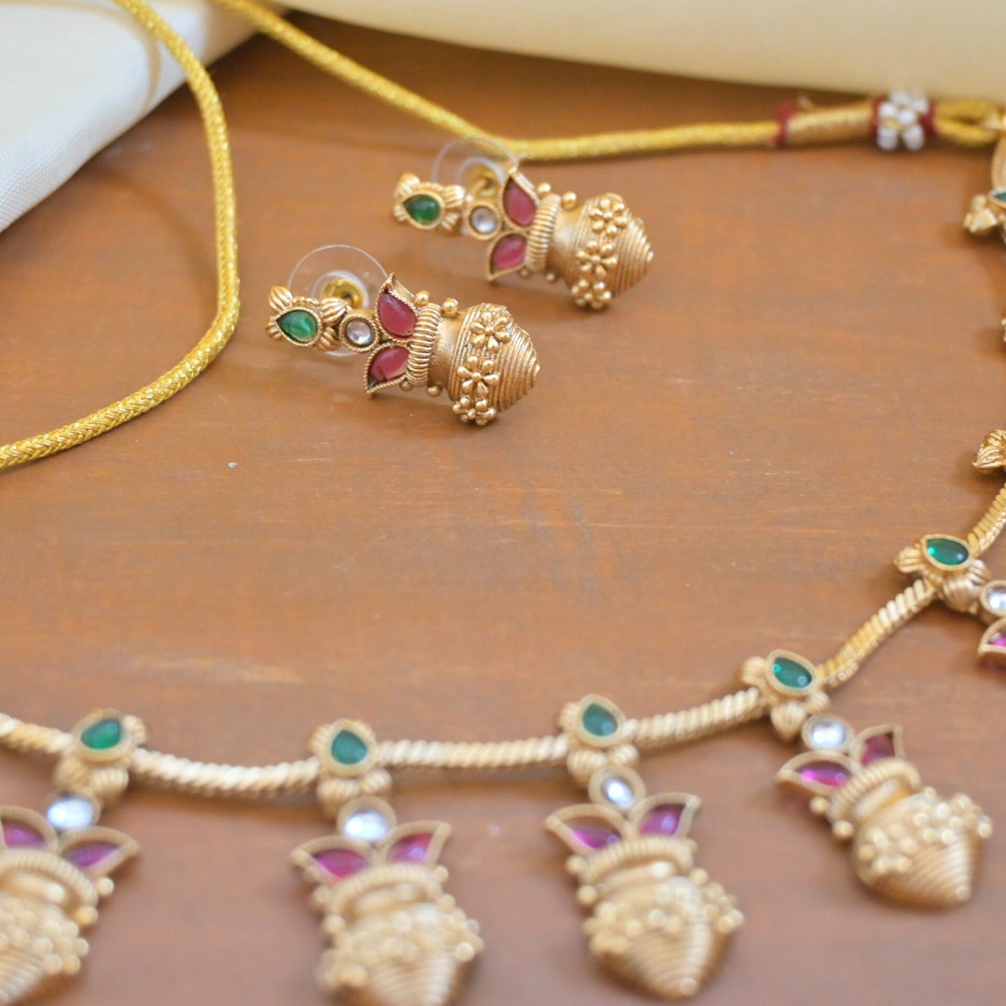 Sahana Sleek Copper Neckpiece for Her