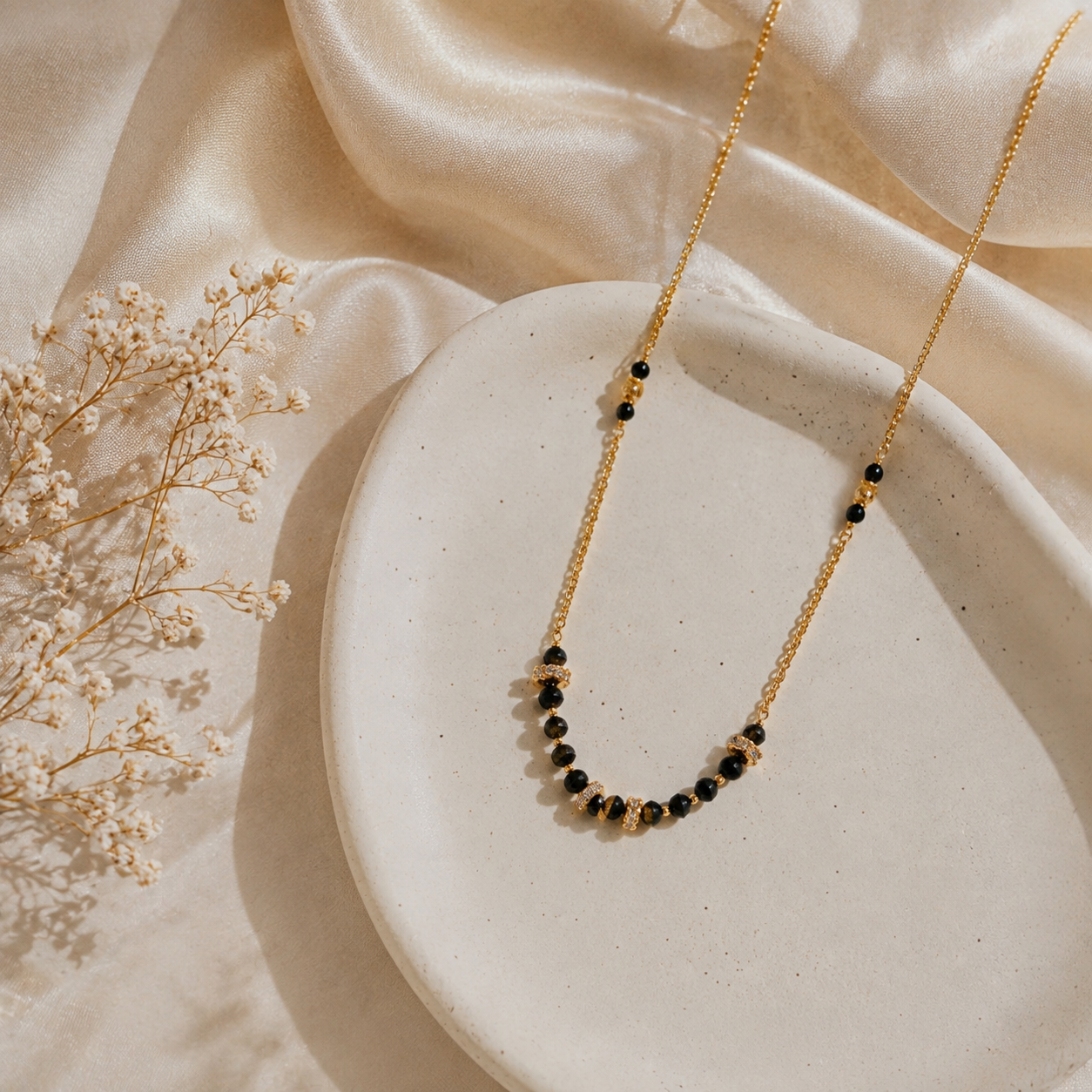Dainty Sleek Mangalsutra for Her