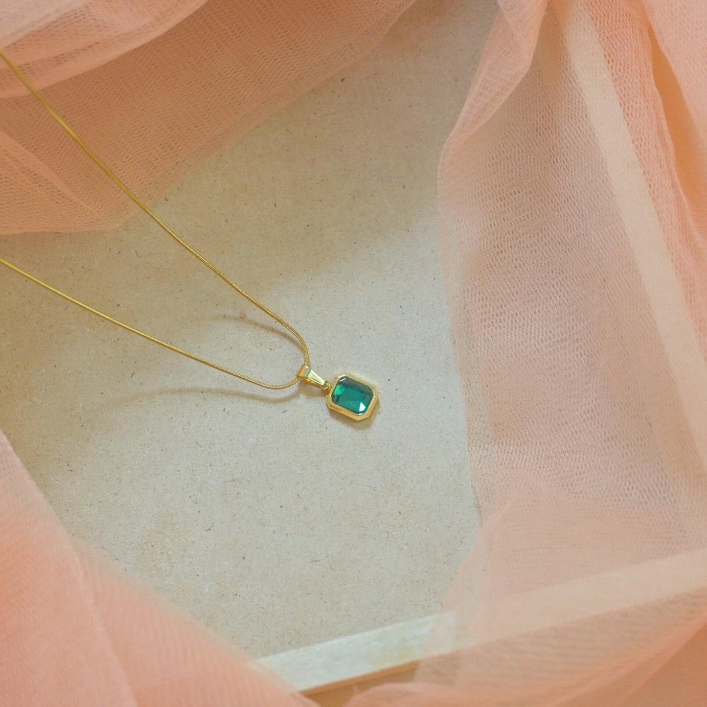 Anti Tarnish Emerald Pendant Set
