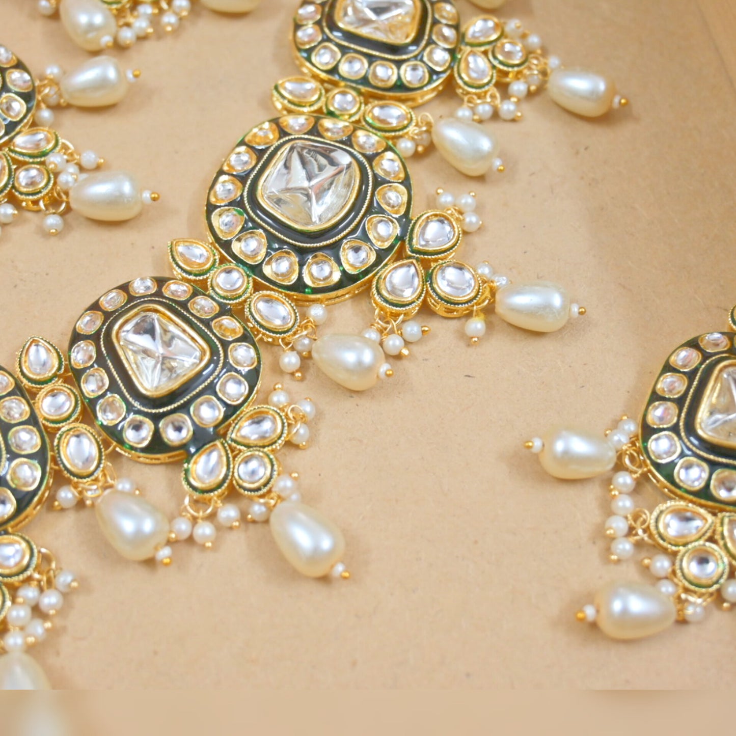 Yashvi Kundan Neckpiece