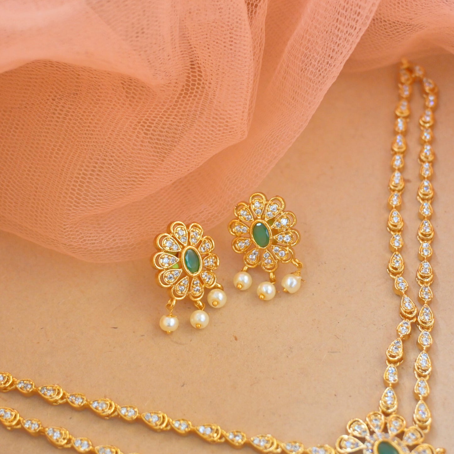 Priya Sleek AD Collar Jewellery Set