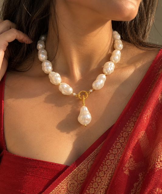 Chunky Pearl Chain with Drop