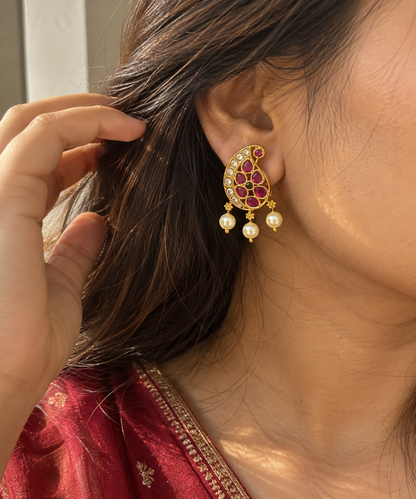 Kempu Pearl Detailed AD Stud Earrings