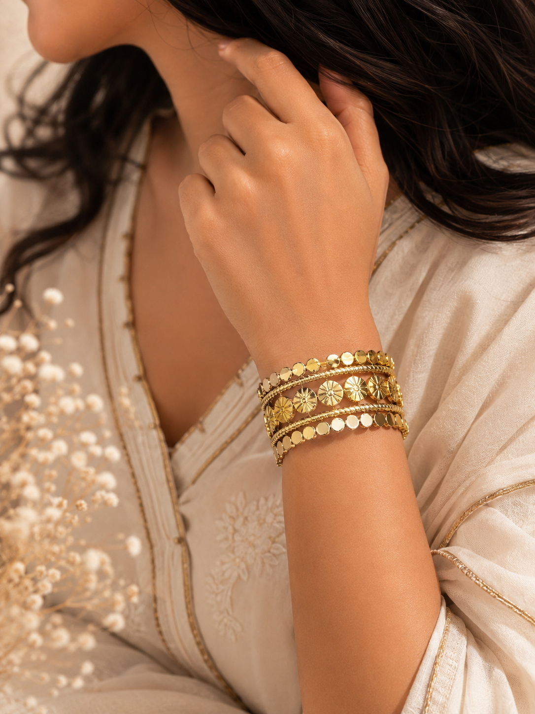 Gleamy Statement Gold Hand Cuff (Anti Tarnish )