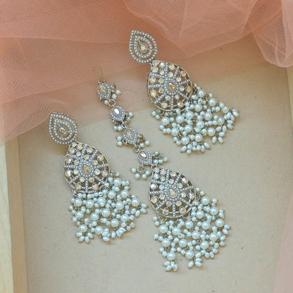 Baani Pearl earrings Tikka