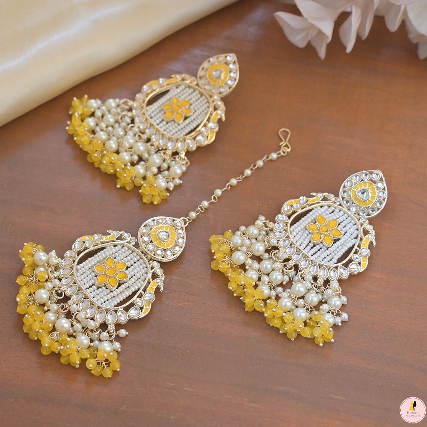 Nayana Passa Style Earrings Maangtikka