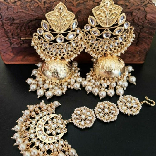Lightweight Jhumkas with Maangtikka