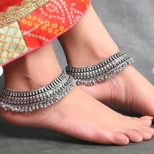 Oxidised Broad Anklet With Screw