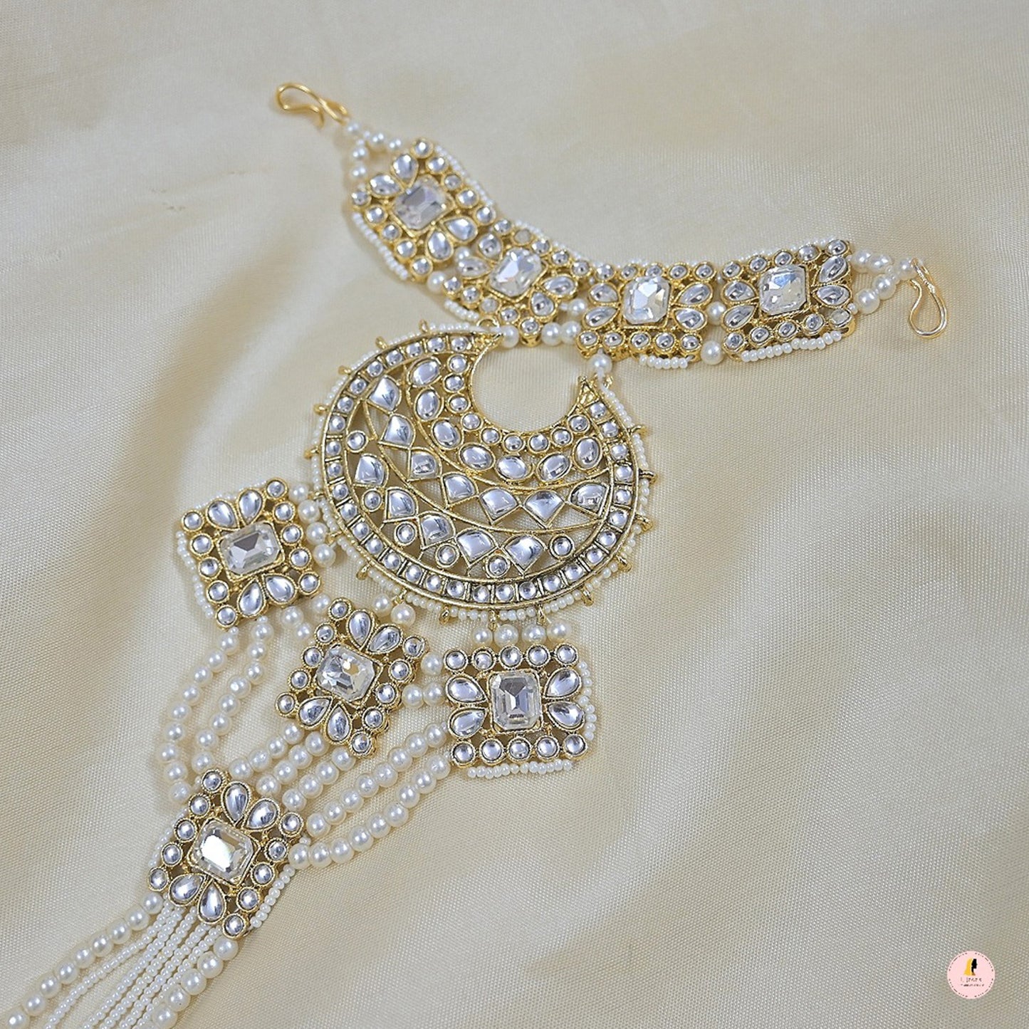 Sobhita Styled Hair Choti Brooch