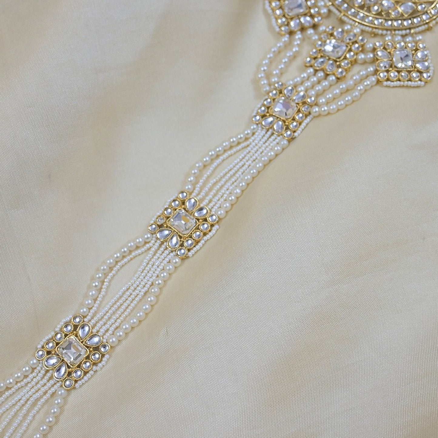 Sobhita Styled Hair Choti Brooch