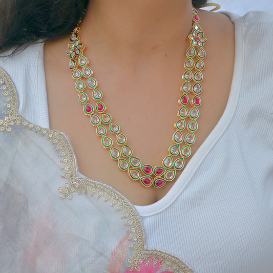 Medha Reverse AD Short Meenawork Mala Set