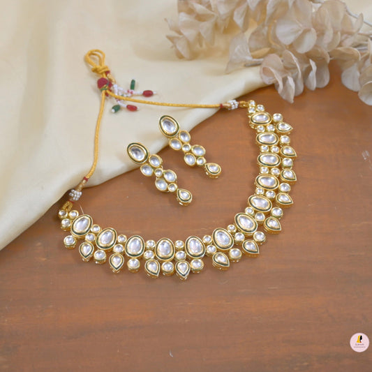 Niharika Kundan Jewellery Set