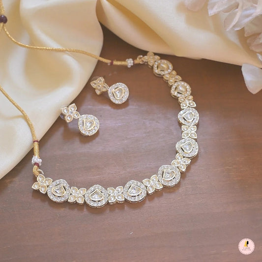 Pranjal Versatile Sleek Kundan Set