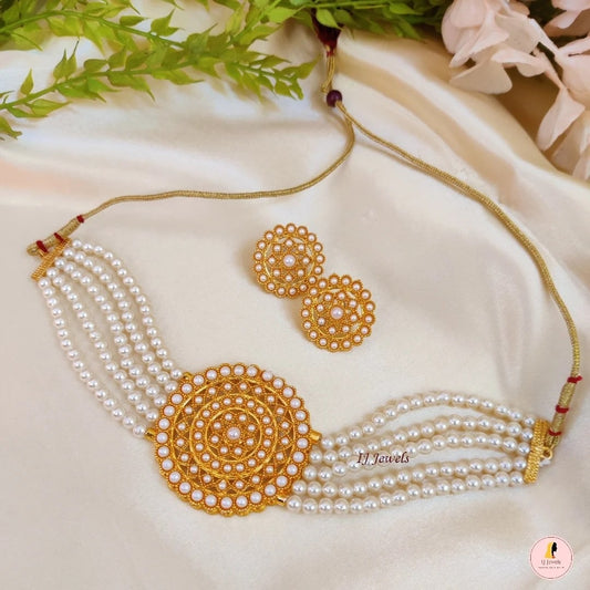 Priya Choker With Studs