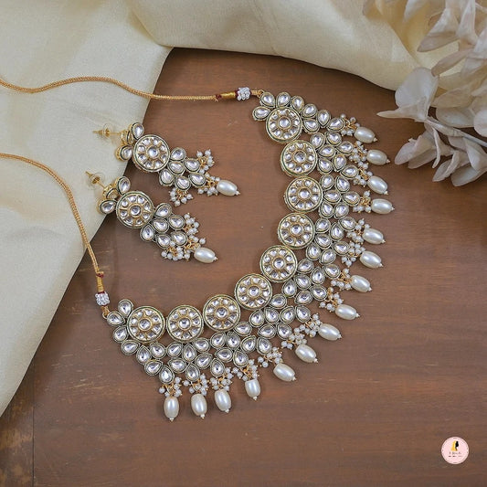 Avani Kundan Jewellery Set