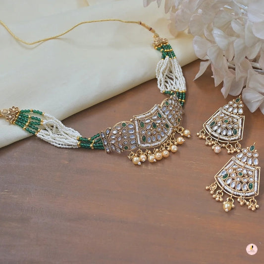 Saanvi Premium Traditional Set