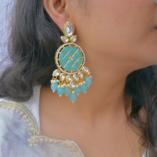 Dhwani Unique Kundan Chandbalis