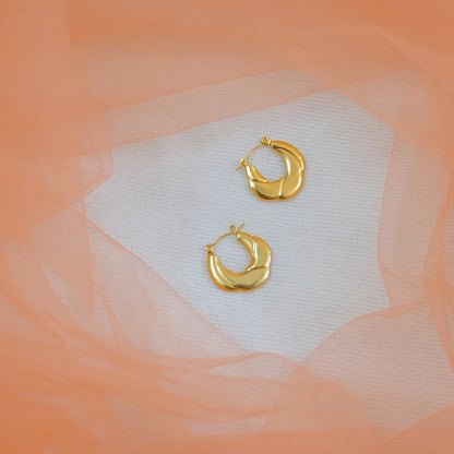 Everyday Chic 18K Gold Earrings -1