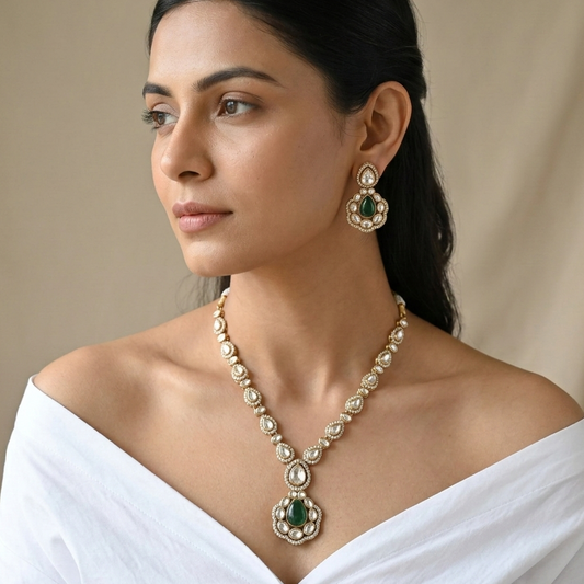 Tanishka Antique Pendant Set