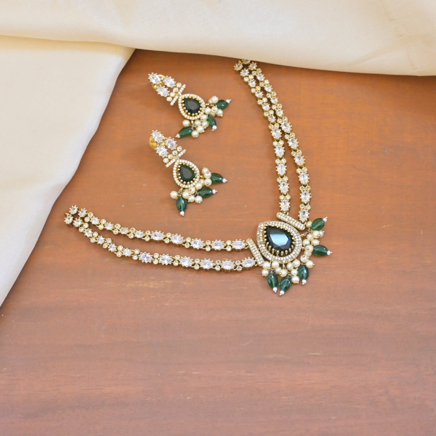 Inaaya Antique AD Jewellery Set